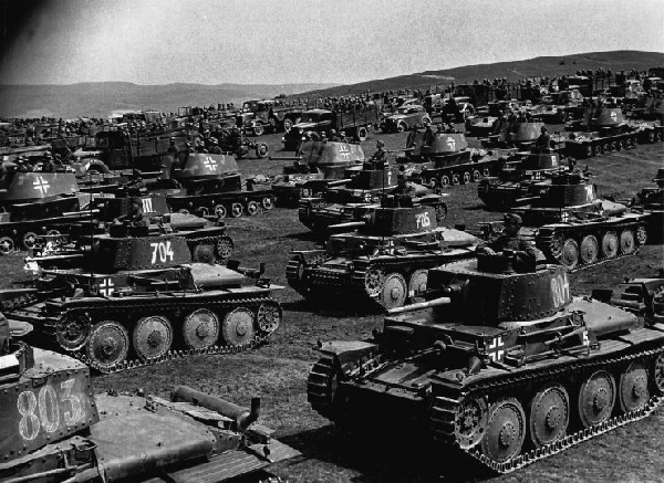 Az 1. páncéloshadosztály alakulatai Esztergom mellett, 1942